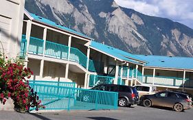 Canadas Best Value Inn Mile-0-Motel Lillooet